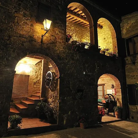 مزرعة للإقامة Casalpiano *